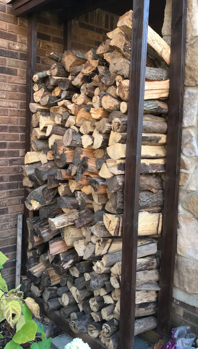 picture of stacked firewood